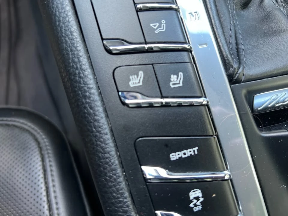 2018 Porsche Macan - Image 18 of 18
