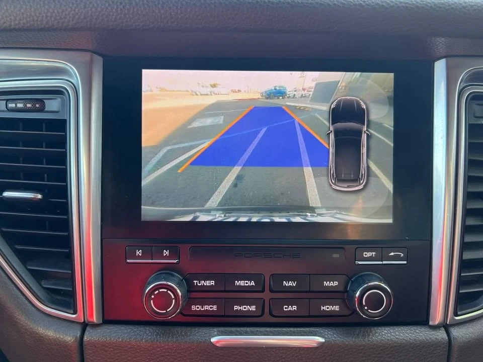 2018 Porsche Macan - Image 8 of 9