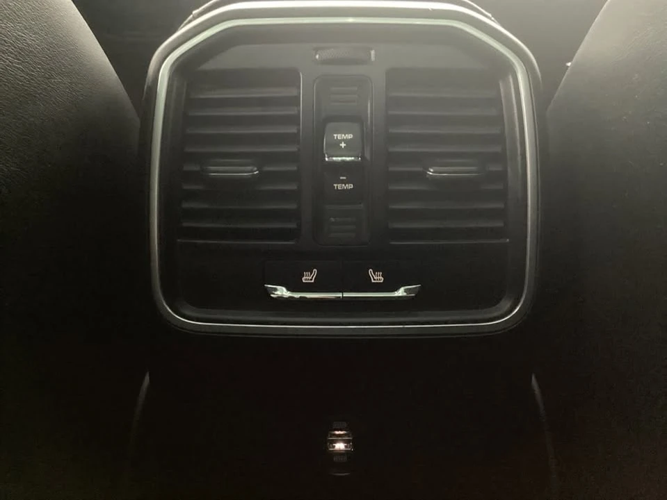 2018 Porsche Macan - Image 19 of 20