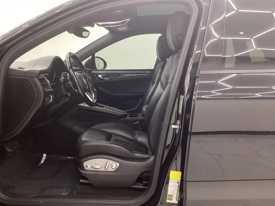 2018 Porsche Macan - Image 7 of 20