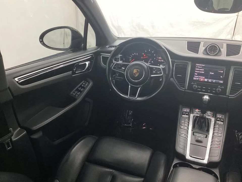 2018 Porsche Macan - Image 11 of 20