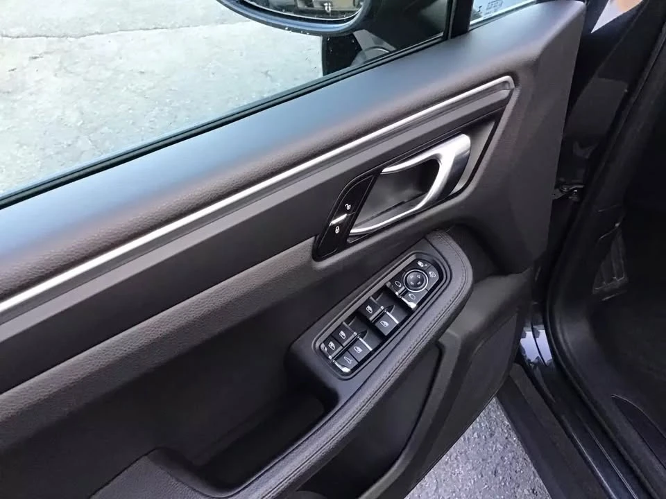 2018 Porsche Macan - Image 17 of 20