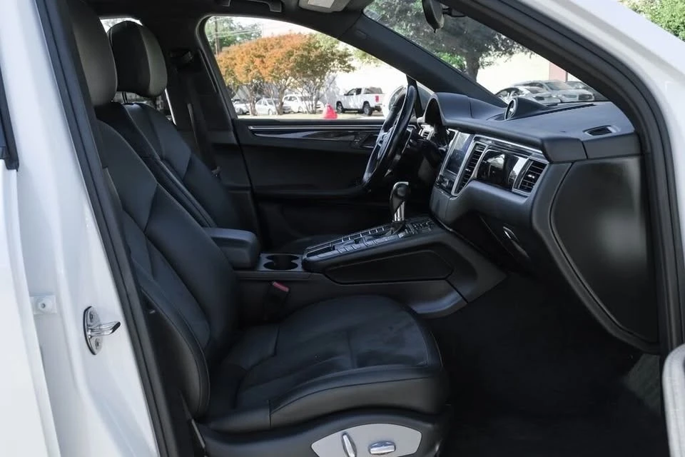 2018 Porsche Macan - Image 5 of 11