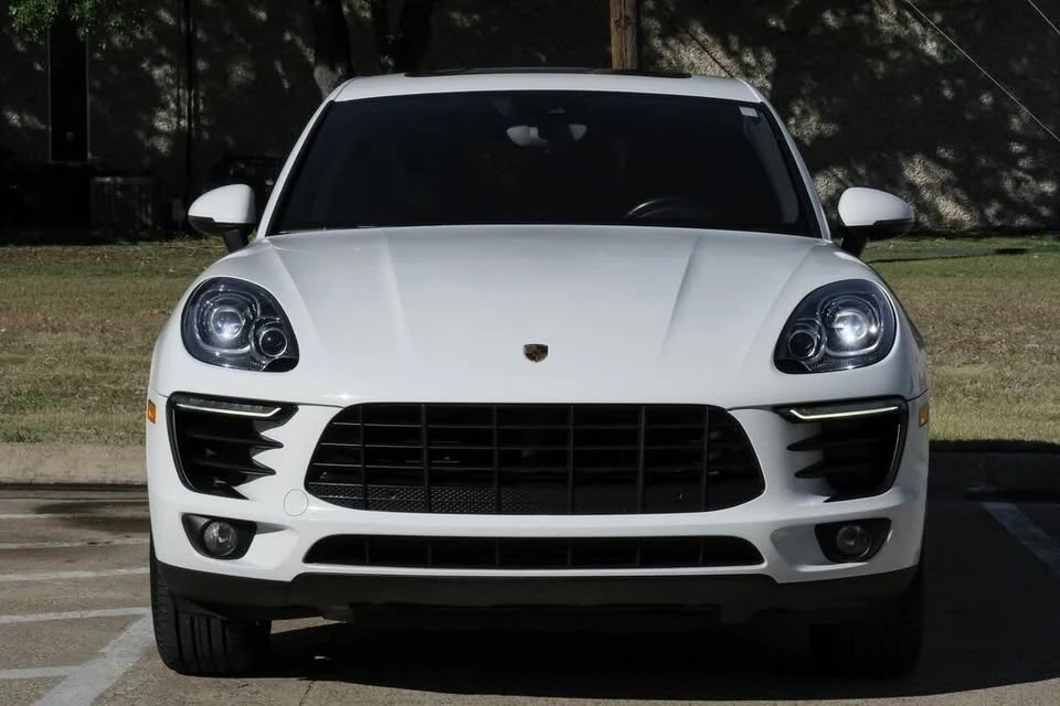 2018 Porsche Macan - Image 2 of 11