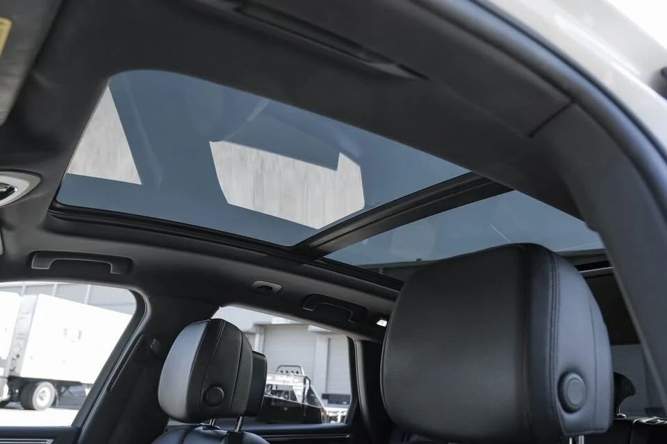 2018 Porsche Macan - Image 8 of 11