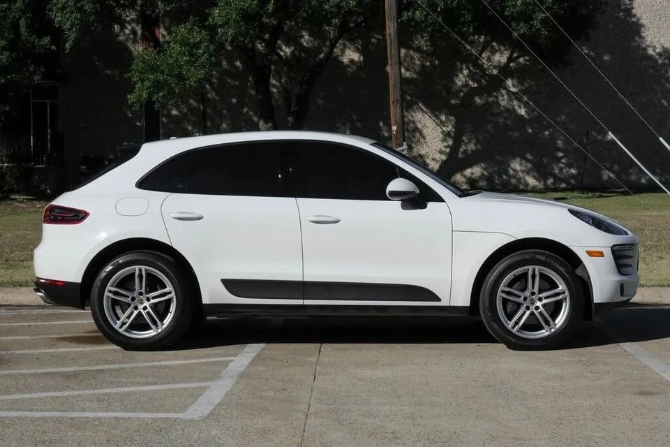 2018 Porsche Macan - Image 10 of 11