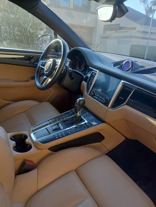2018 Porsche Macan - Image 8 of 14