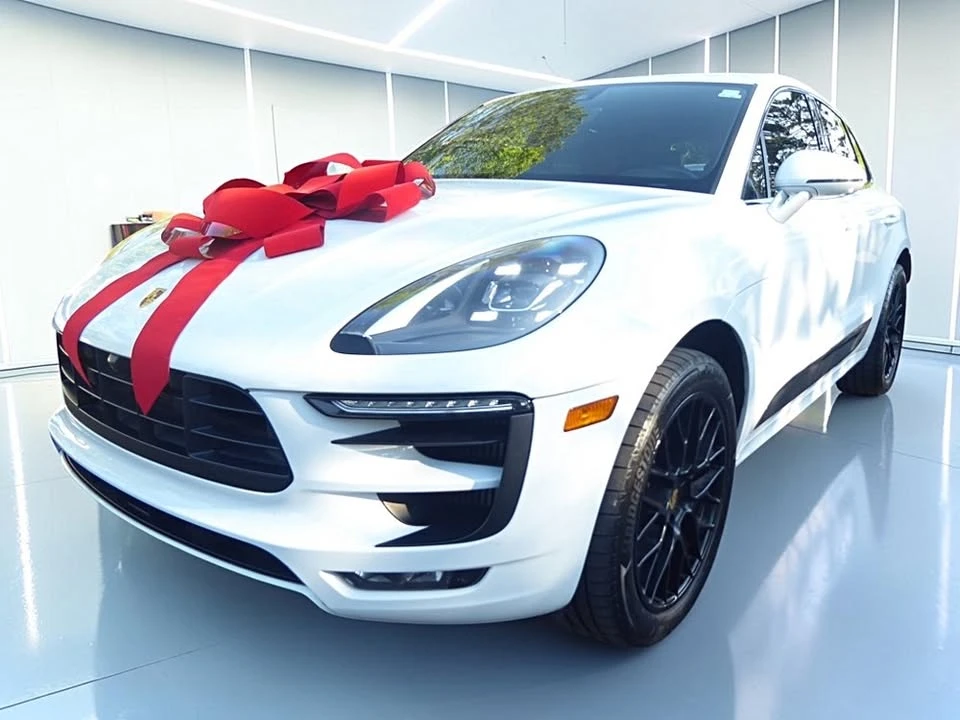 2018 Porsche Macan GTS - Image 18 of 19