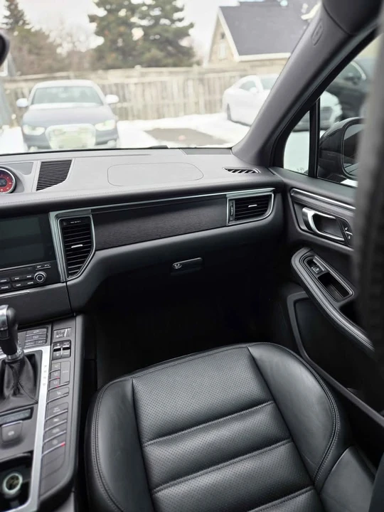 2018 Porsche Macan GTS - Image 11 of 14