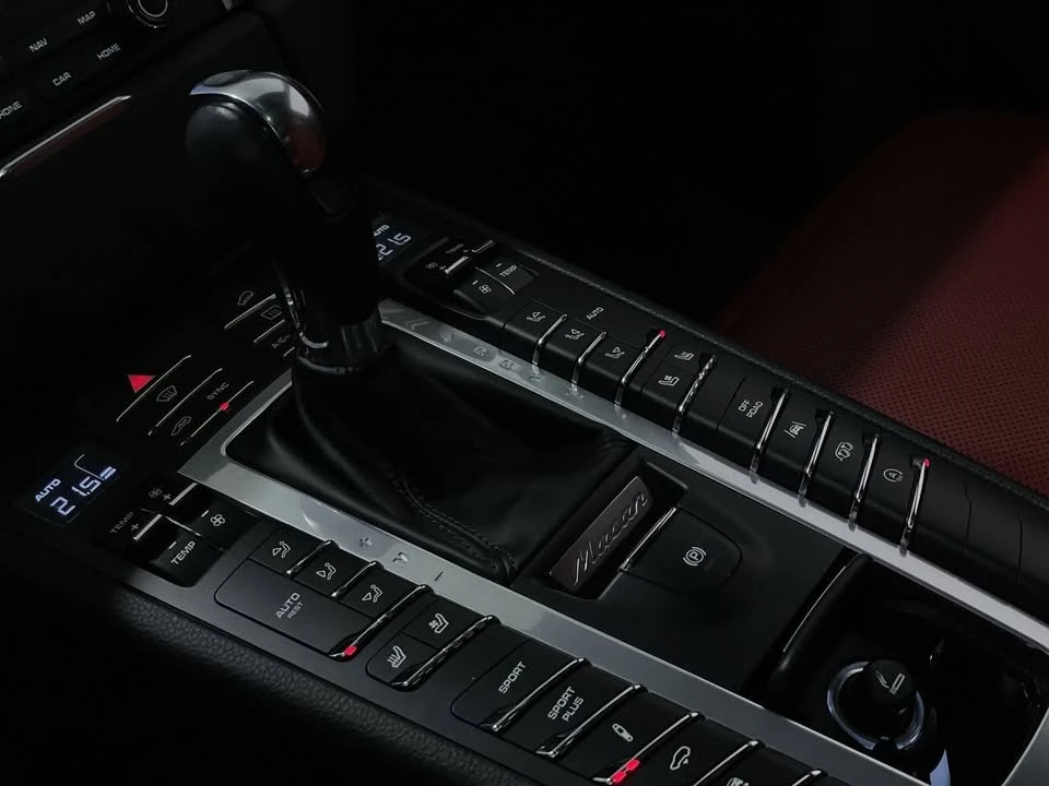 2018 Porsche Macan GTS - Image 15 of 20