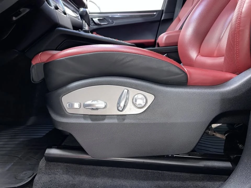2018 Porsche Macan GTS - Image 9 of 20