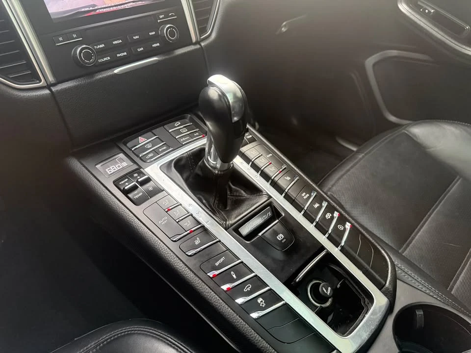 2018 Porsche Macan GTS - Image 11 of 17