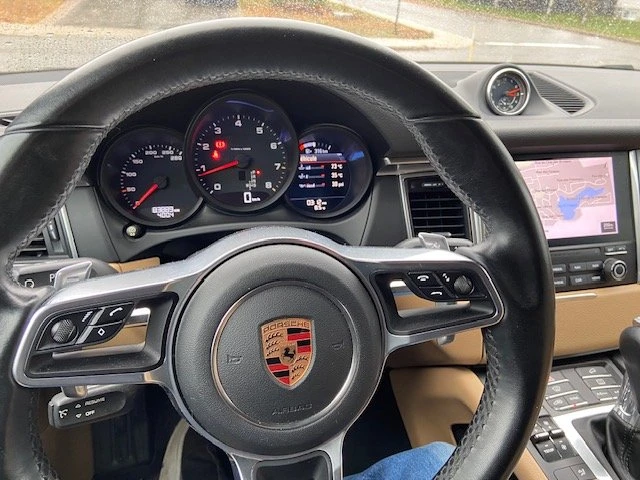 2018 Porsche Macan - Image 6 of 8