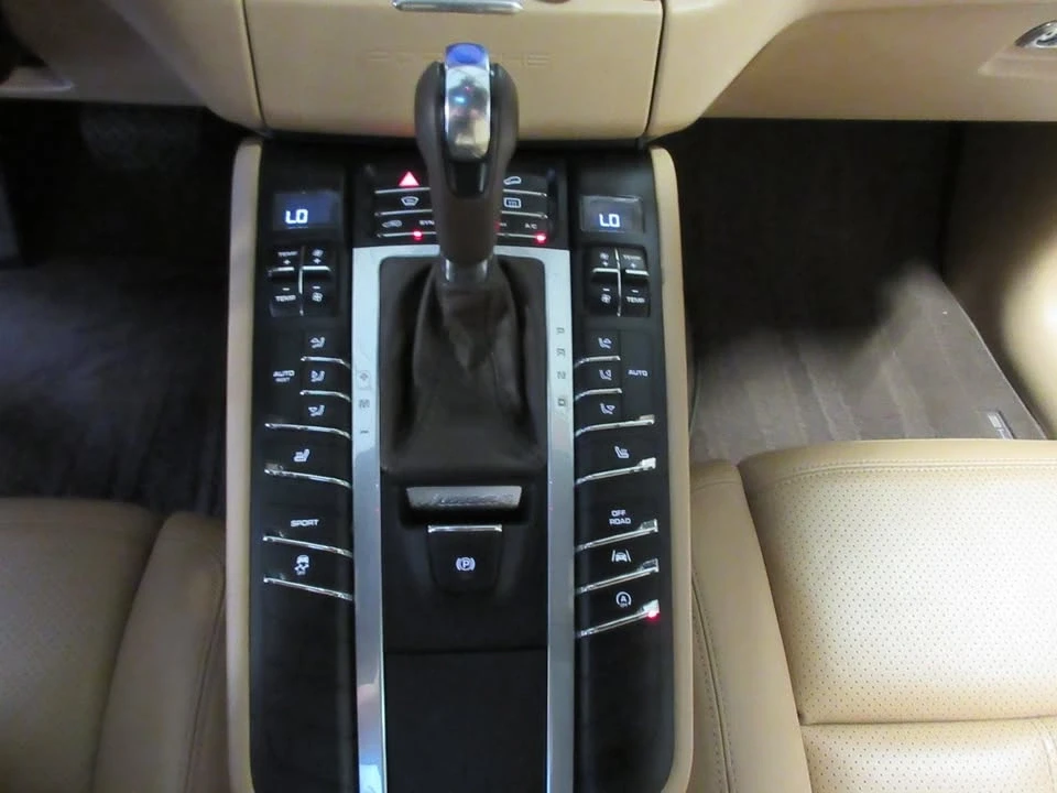 2018 Porsche Macan S - Image 12 of 19