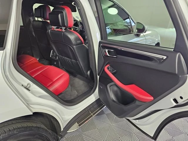 2018 Porsche Macan S - Image 7 of 10