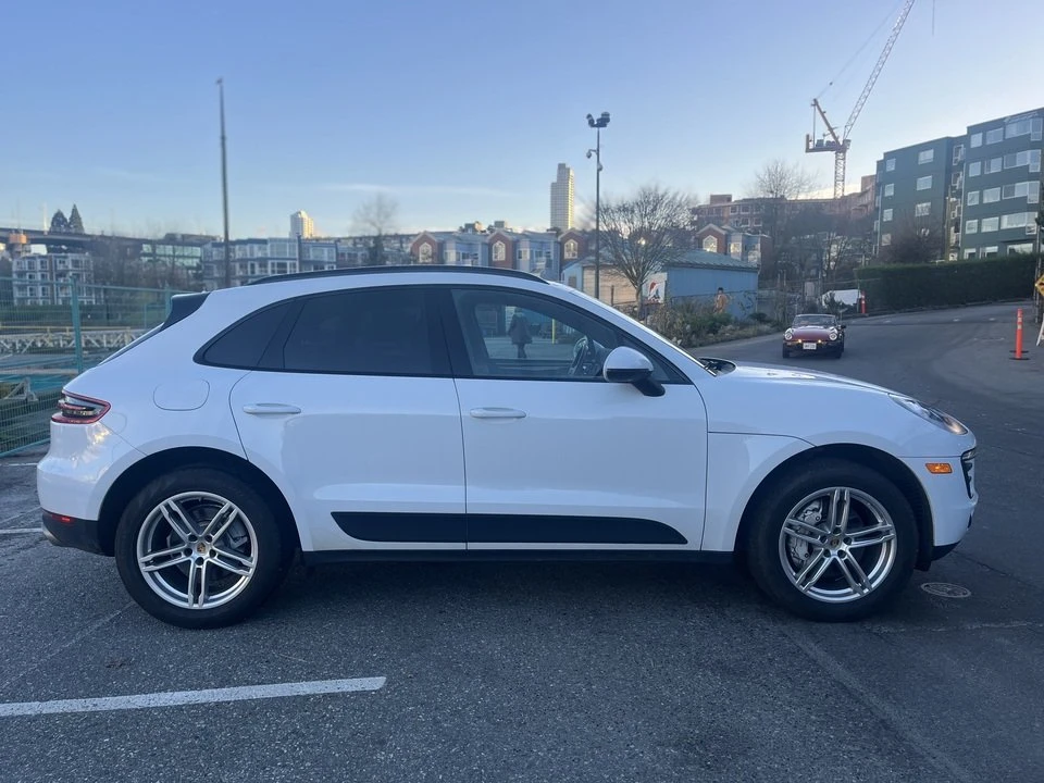 2018 Porsche Macan S - Image 18 of 19