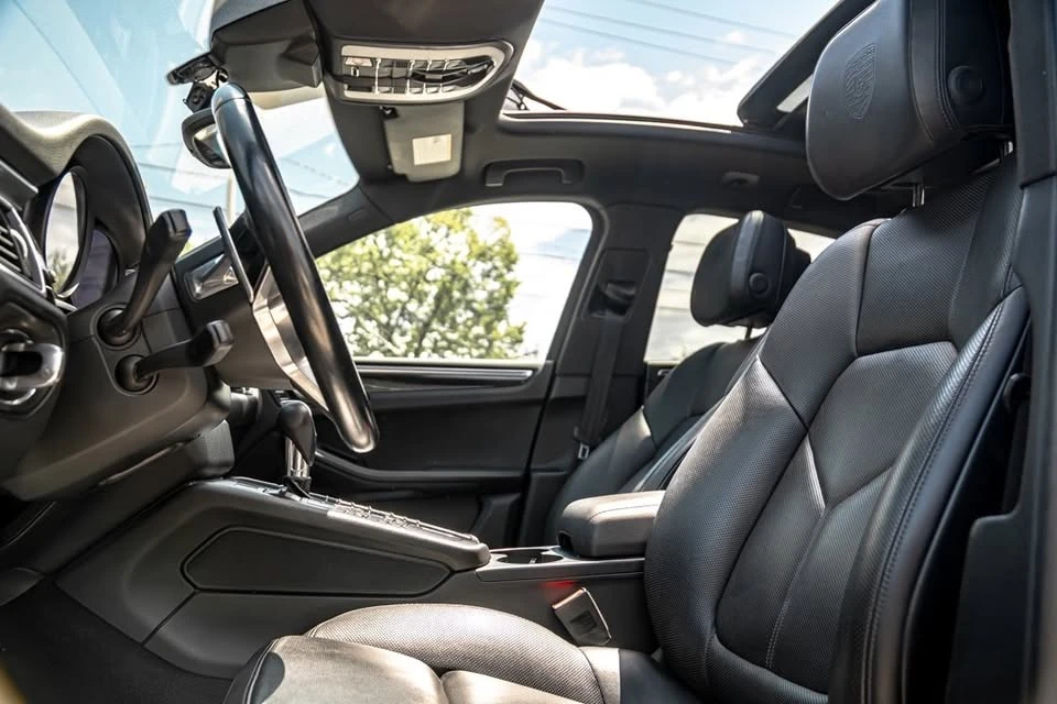 2018 Porsche Macan S - Image 8 of 17