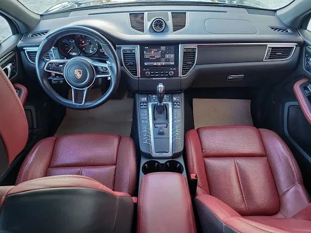 2018 Porsche Macan - Image 12 of 13