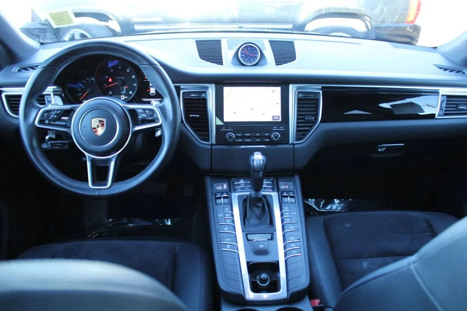 2018 Porsche Macan Turbo - Image 13 of 18