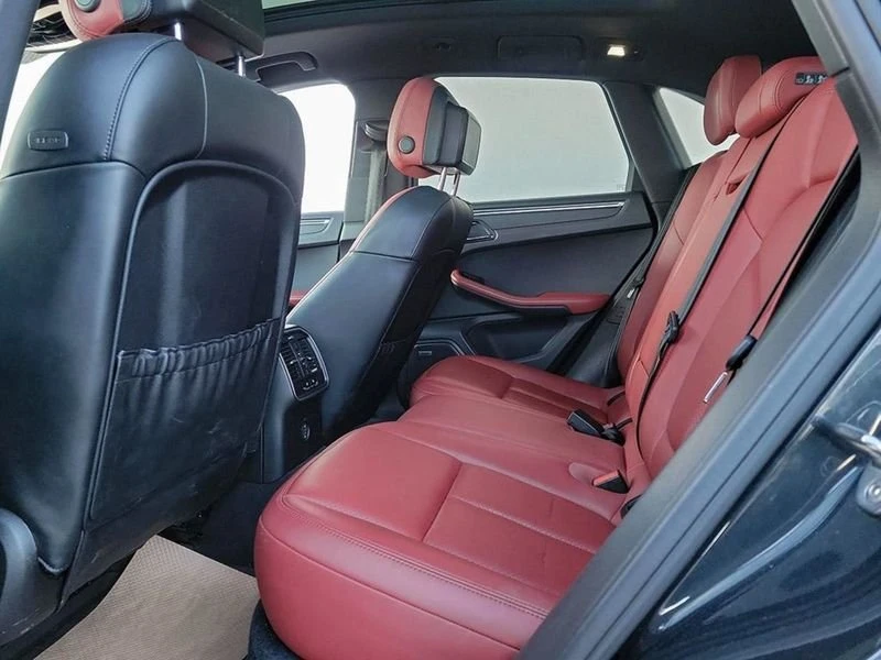 2018 Porsche Macan - Image 17 of 20