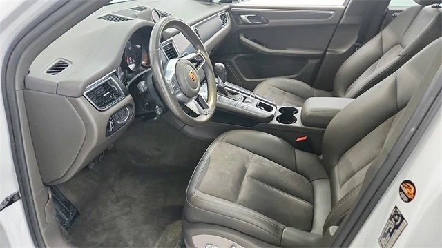 2018 Porsche Macan - Image 9 of 18