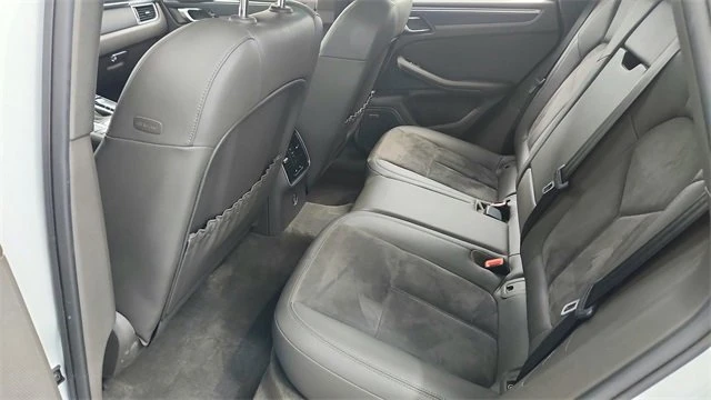 2018 Porsche Macan - Image 10 of 18