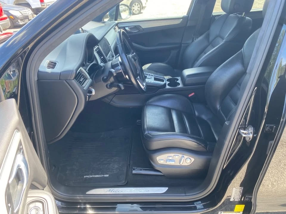 2018 Porsche Macan Turbo - Image 17 of 20