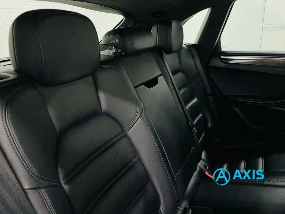 2018 Porsche Macan Turbo - Image 12 of 13
