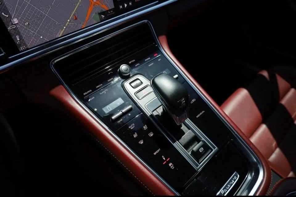 2018 Porsche 971 Panamera - Image 8 of 11