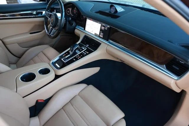 2018 Porsche 971 Panamera - Image 17 of 18