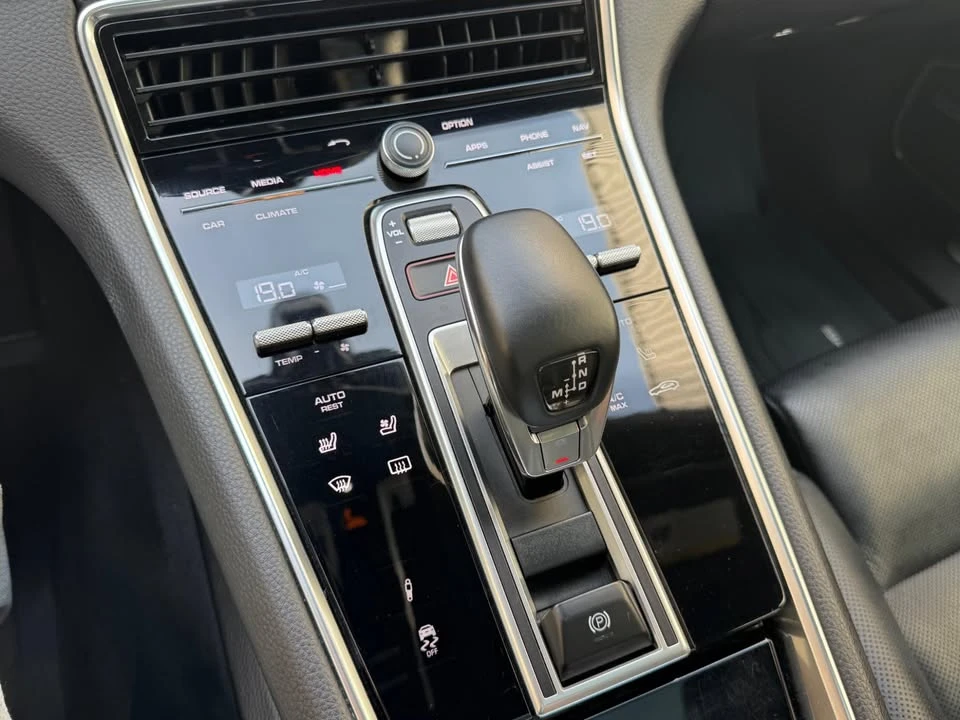 2018 Porsche 971 Panamera - Image 9 of 14