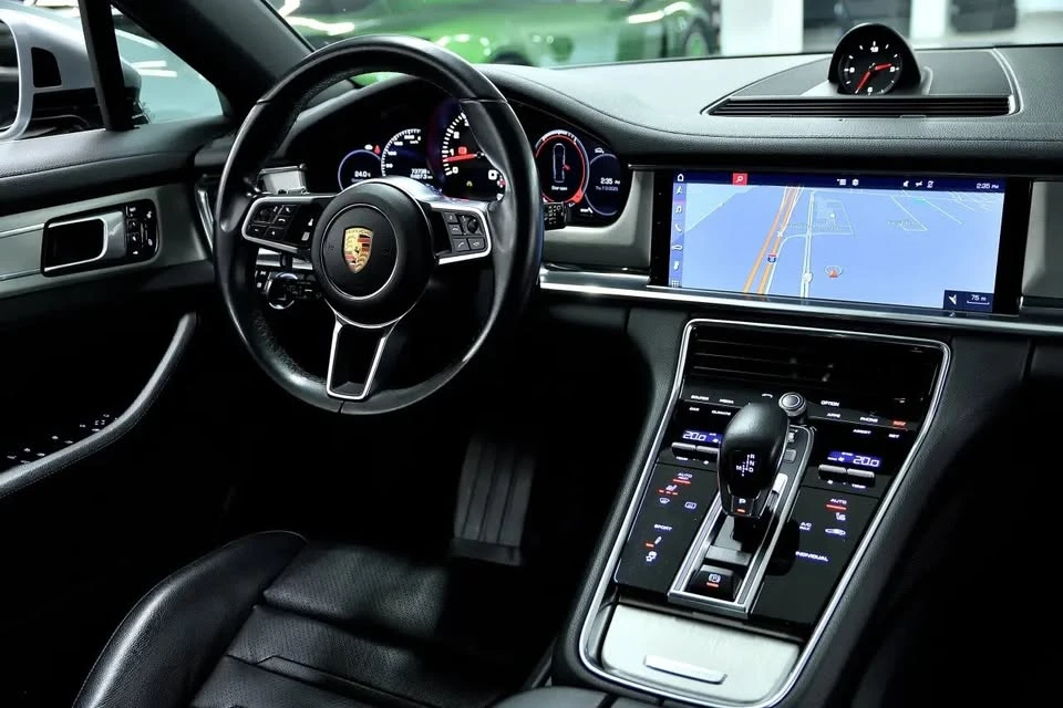 2018 Porsche 971 Panamera - Image 18 of 19