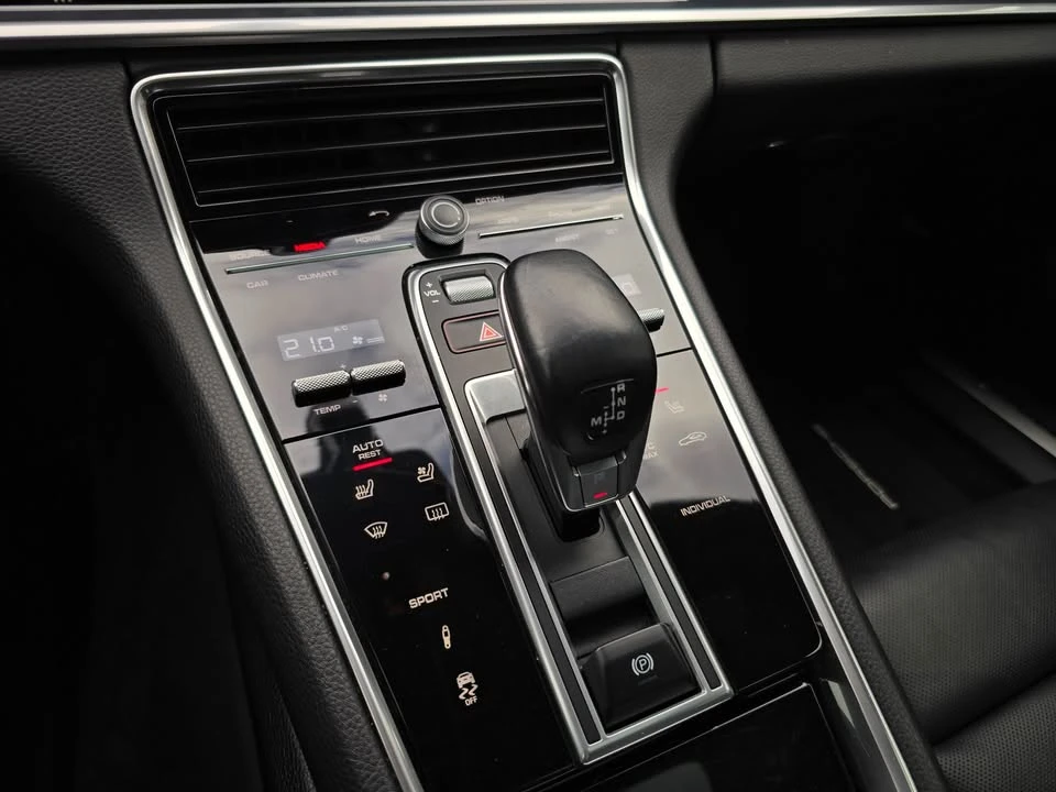 2018 Porsche 971 Panamera - Image 19 of 20