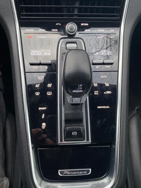 2018 Porsche 971 Panamera - Image 19 of 20