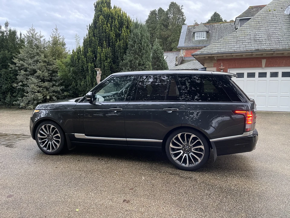 2018 Land Rover Range Rover L405 - Image 9 of 31