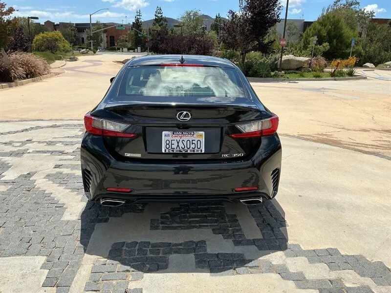 2018 Lexus RC - Image 15 of 24