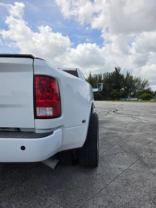 2018 Ram 3500 - Image 7 of 17