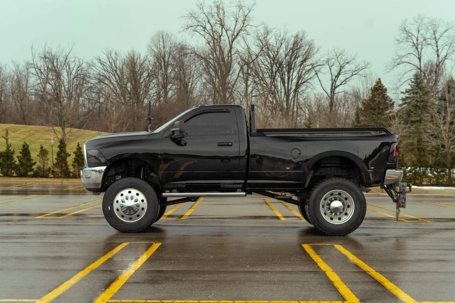 2018 Ram 3500 - Image 2 of 24