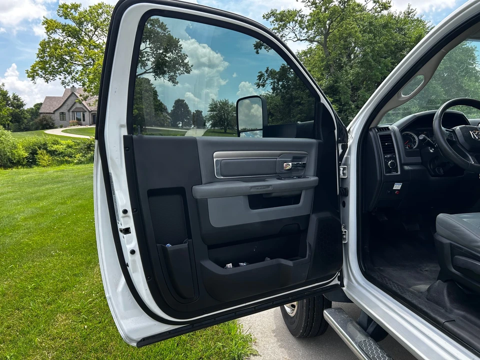 2018 Ram 4500 & 5500 - Image 23 of 31