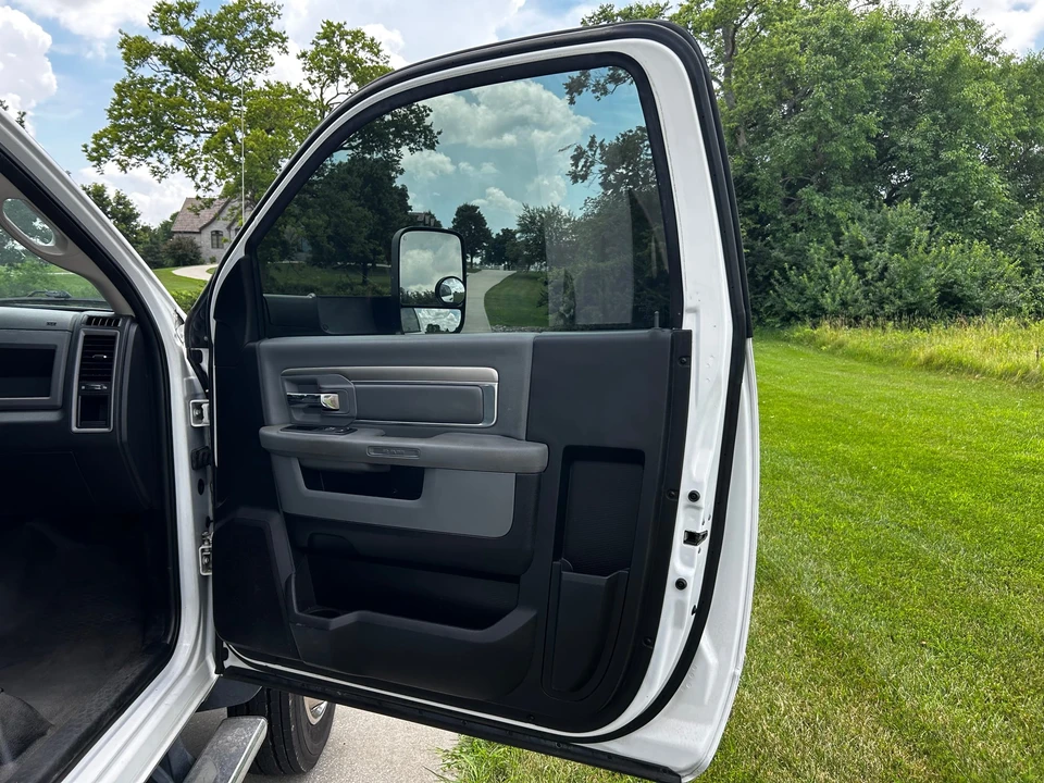 2018 Ram 4500 & 5500 - Image 25 of 31
