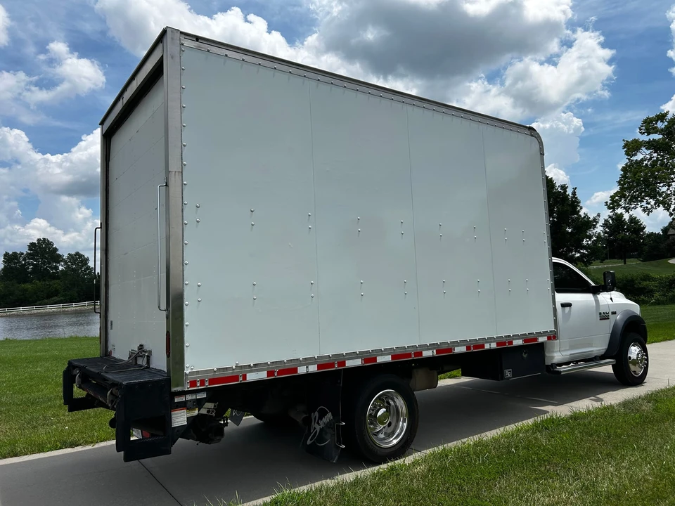 2018 Ram 4500 & 5500 - Image 6 of 31