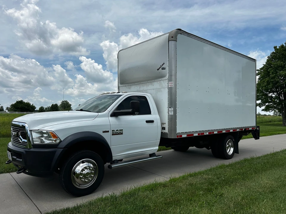2018 Ram 4500 & 5500 - Image 2 of 31