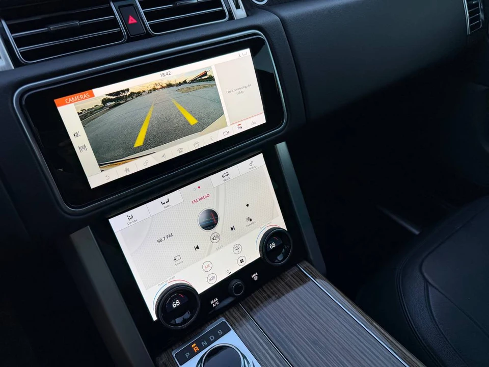 2018 Land Rover Range Rover L405 - Image 18 of 24