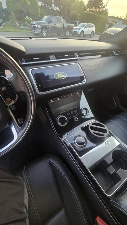 2018 Land Rover Range Rover Velar - Image 11 of 16