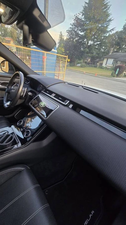 2018 Land Rover Range Rover Velar - Image 9 of 16