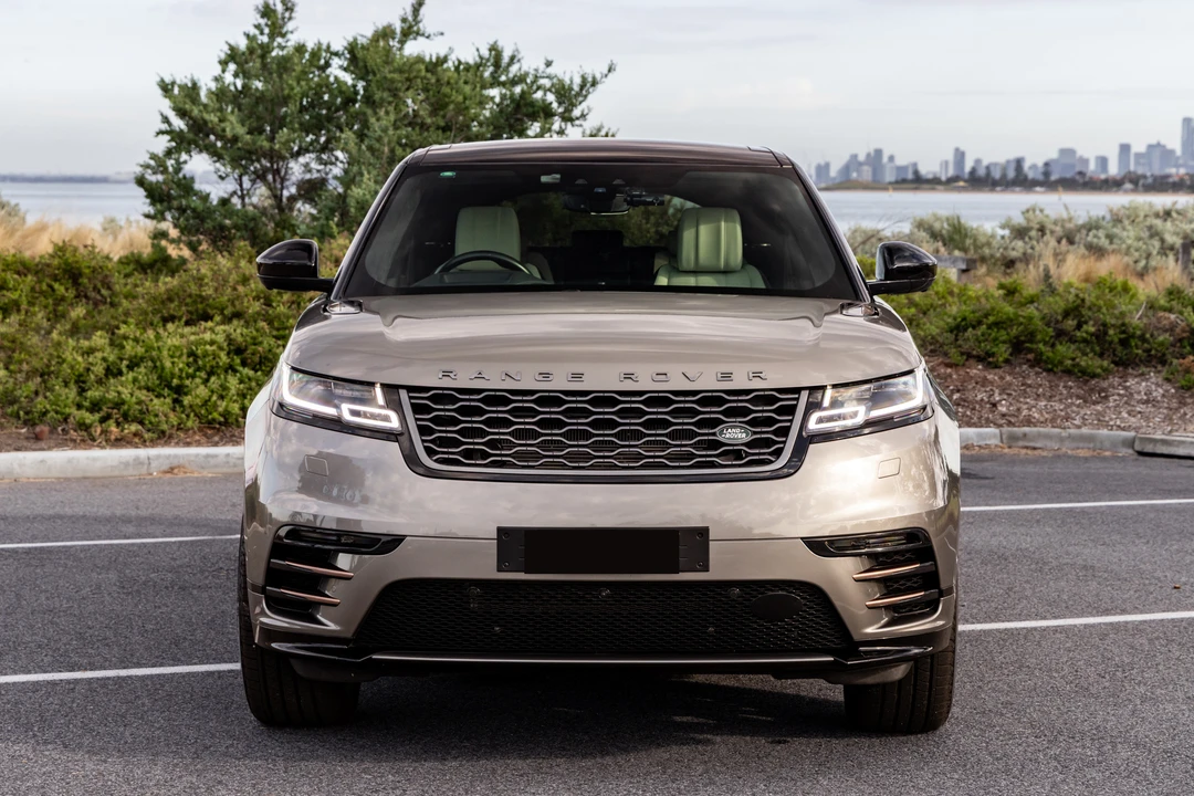 2018 Land Rover Range Rover Velar - Image 2 of 31