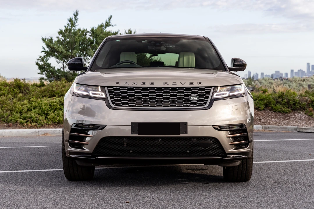 2018 Land Rover Range Rover Velar - Image 10 of 31