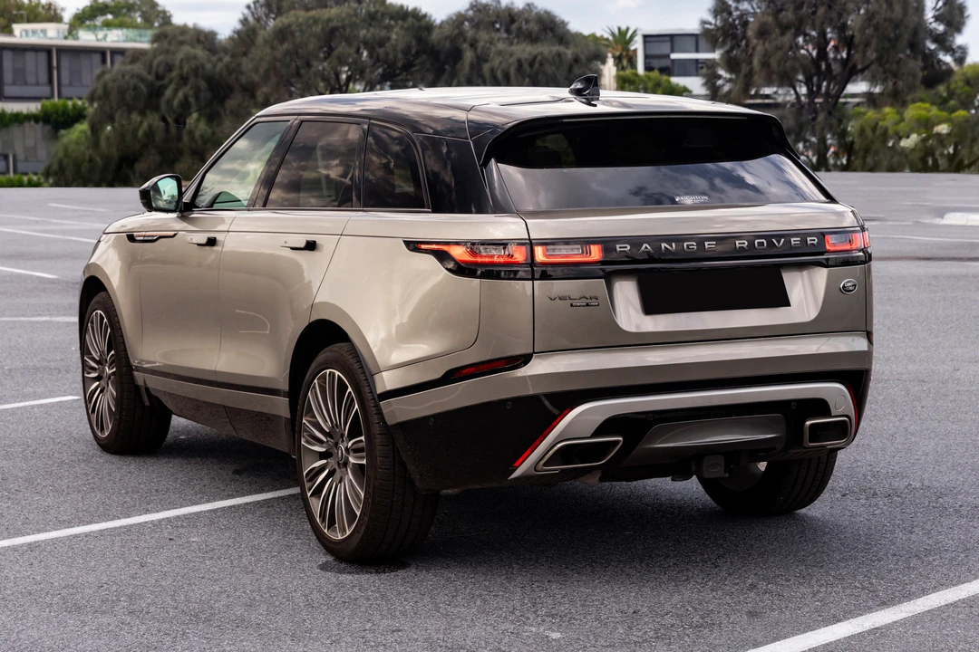 2018 Land Rover Range Rover Velar - Image 5 of 31