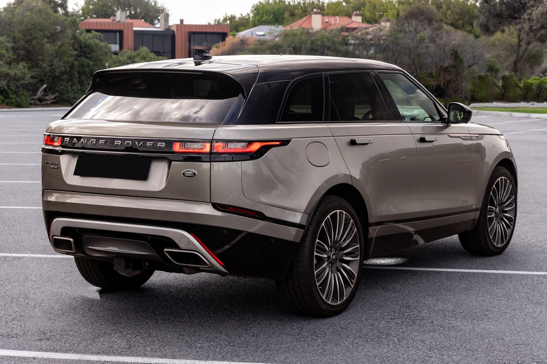 2018 Land Rover Range Rover Velar - Image 7 of 31