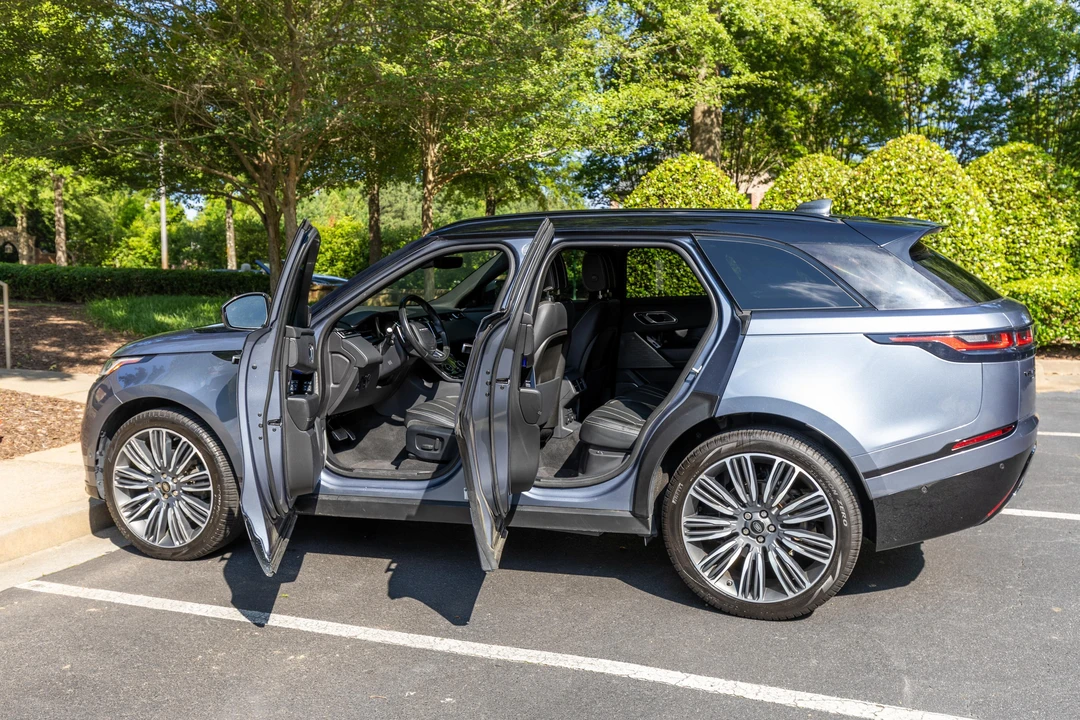 2018 Land Rover Range Rover Velar - Image 10 of 31